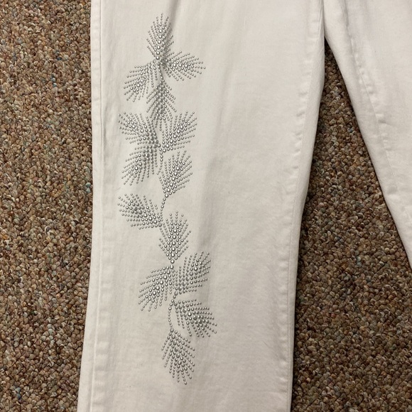 Chico’s white jeans with gray beads design-size 0 Slimmer- medium - Picture 3 of 12